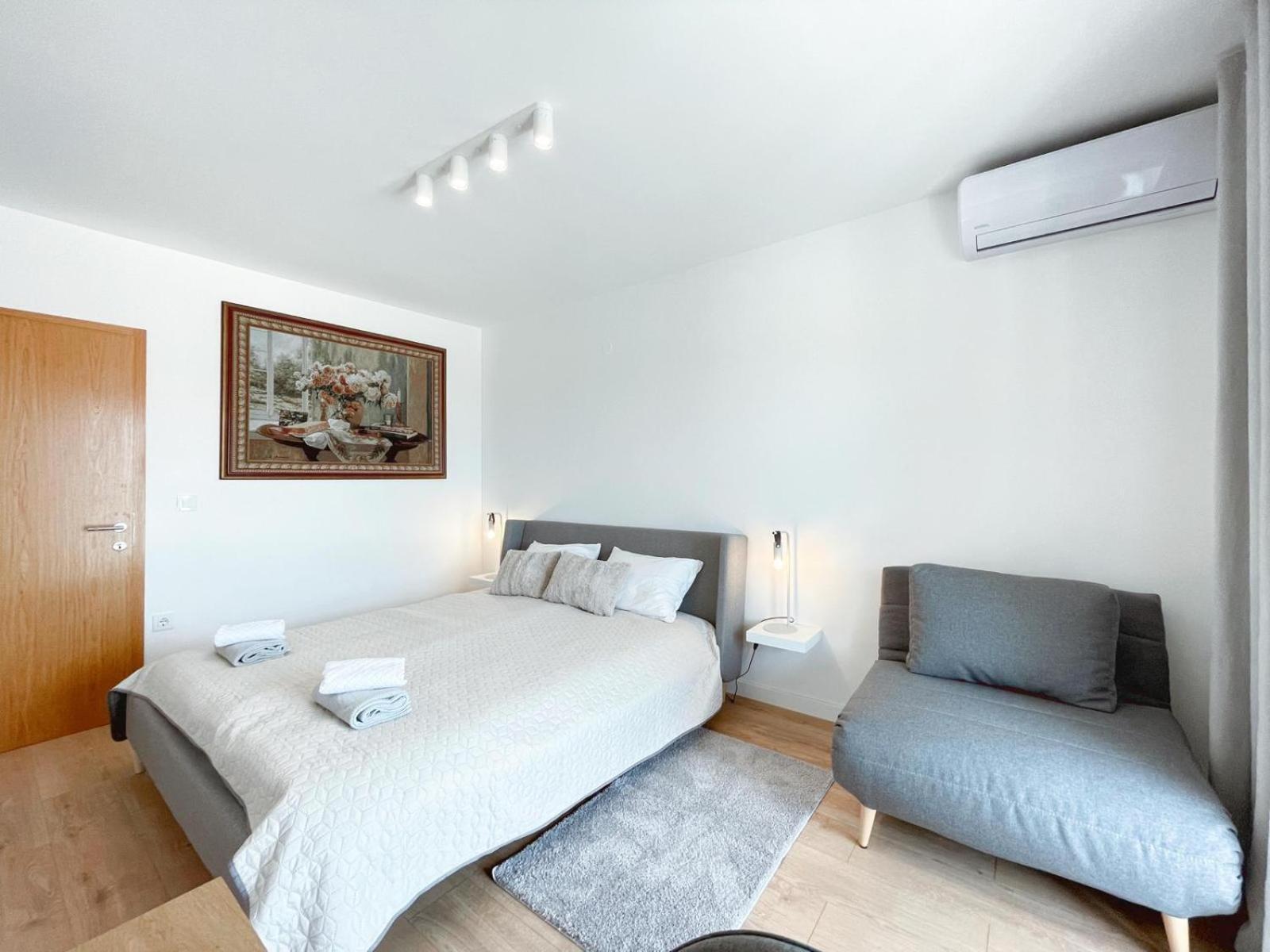 Caramel Comforts With Sea View In Stinjan Only 300 Meters From The Beach Pula Eksteriør billede