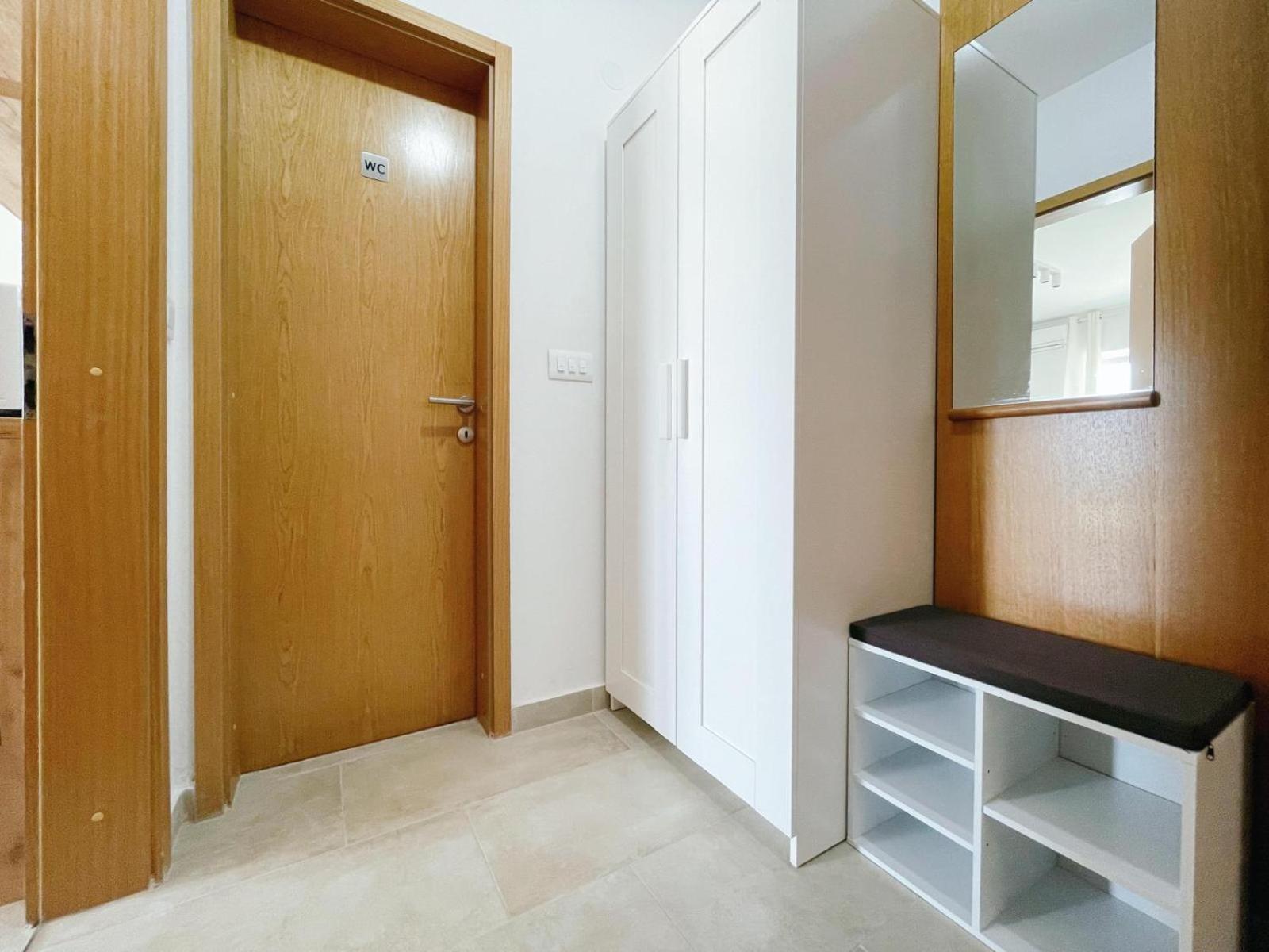 Caramel Comforts With Sea View In Stinjan Only 300 Meters From The Beach Pula Eksteriør billede